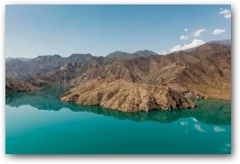 Токтогульское водохранилище. Его питает крупнейшая  река Кыргызстана - Нарын. Фото: М.Флинт