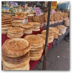 Ошский рынок в Бишкеке